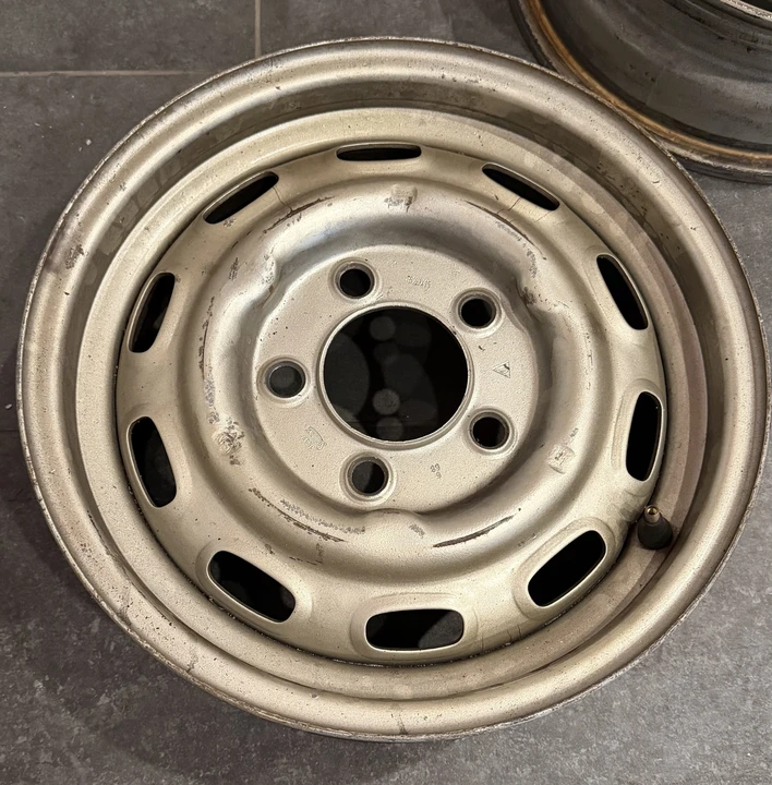Parts & Memorabilia Porsche Wheels - Image 12 of 31