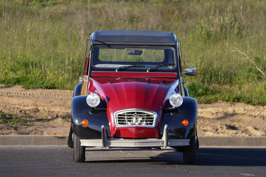 Citroen 2CV - Image 3 of 31