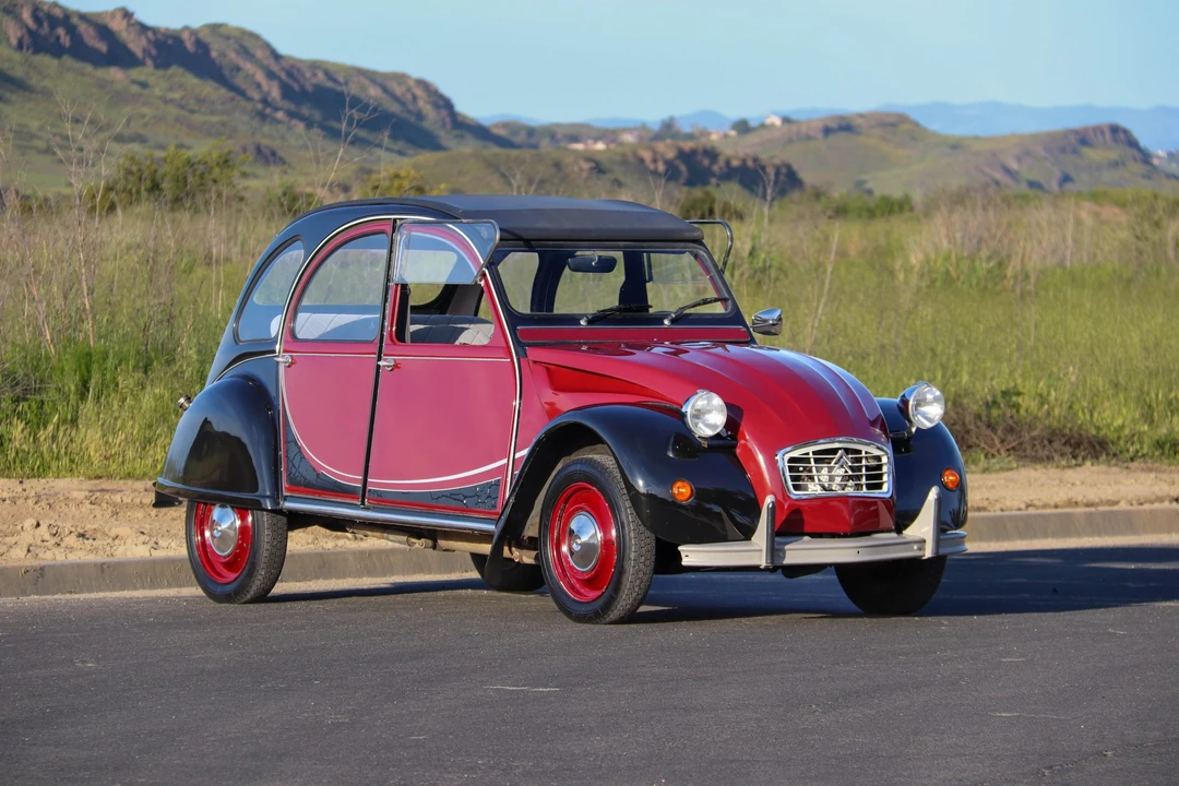 Citroen 2CV - Image 2 of 31