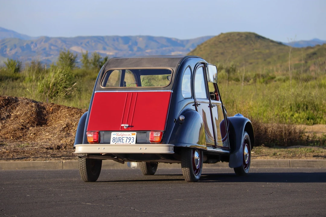 Citroen 2CV - Image 13 of 31