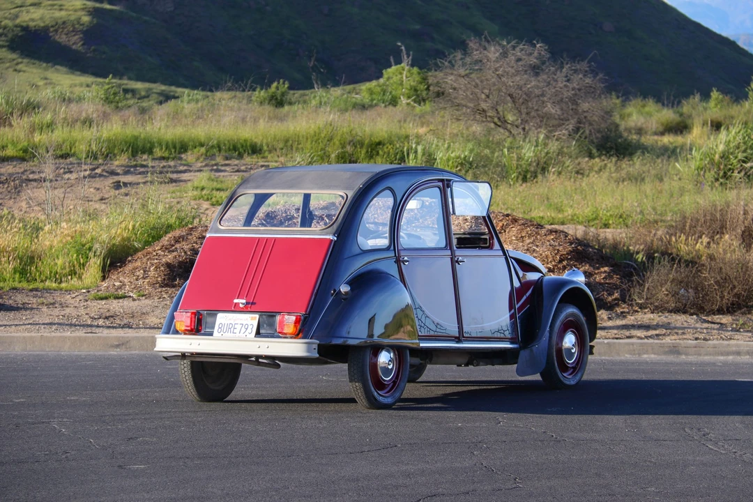 Citroen 2CV - Image 14 of 31