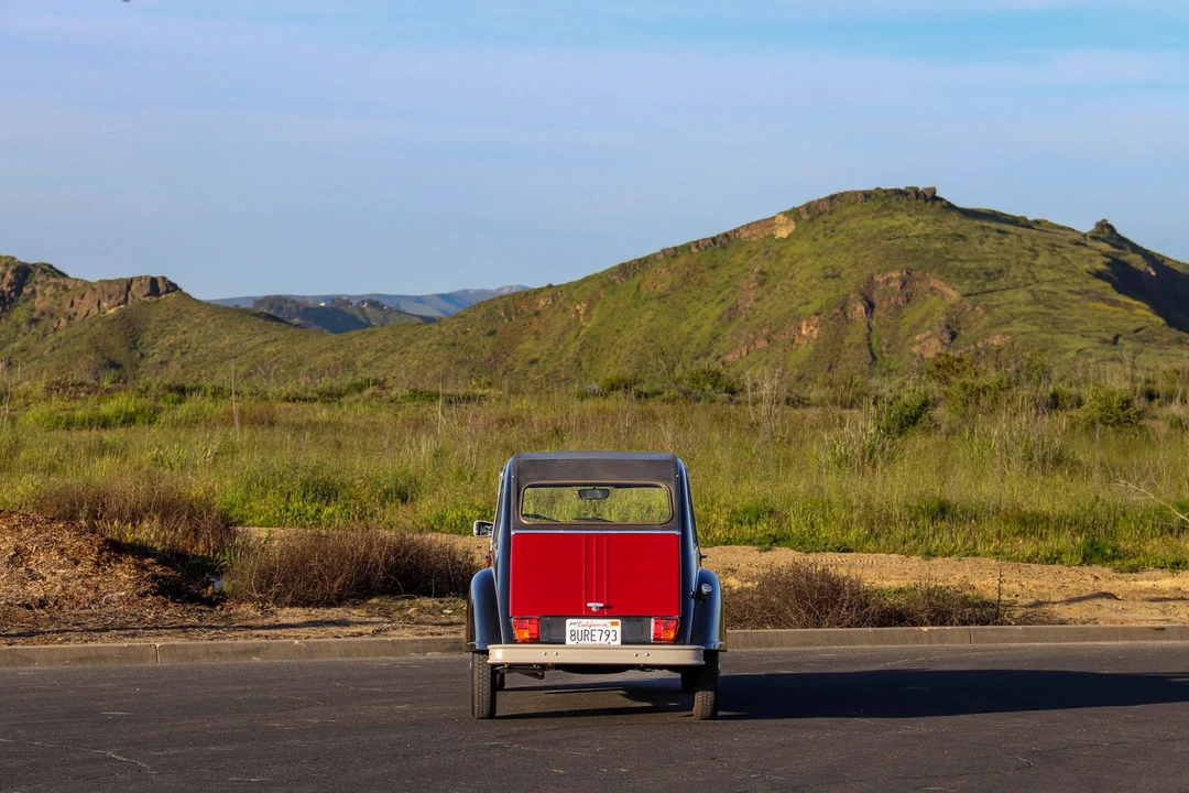 Citroen 2CV - Image 12 of 31