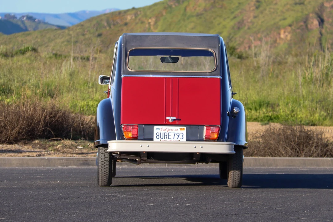 Citroen 2CV - Image 11 of 31