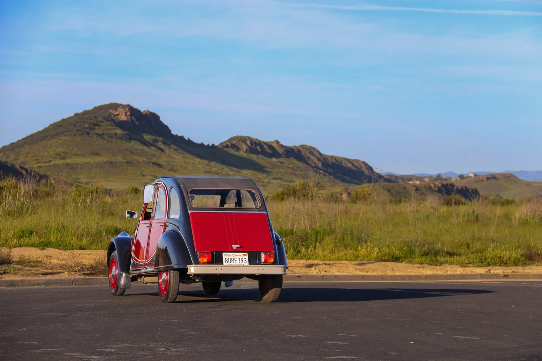 Citroen 2CV - Image 10 of 31