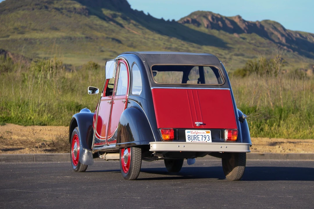 Citroen 2CV - Image 9 of 31