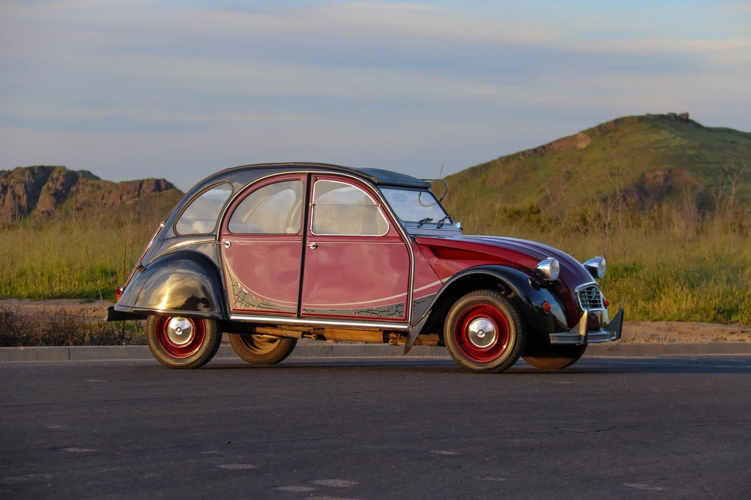 Citroen 2CV - Image 17 of 31
