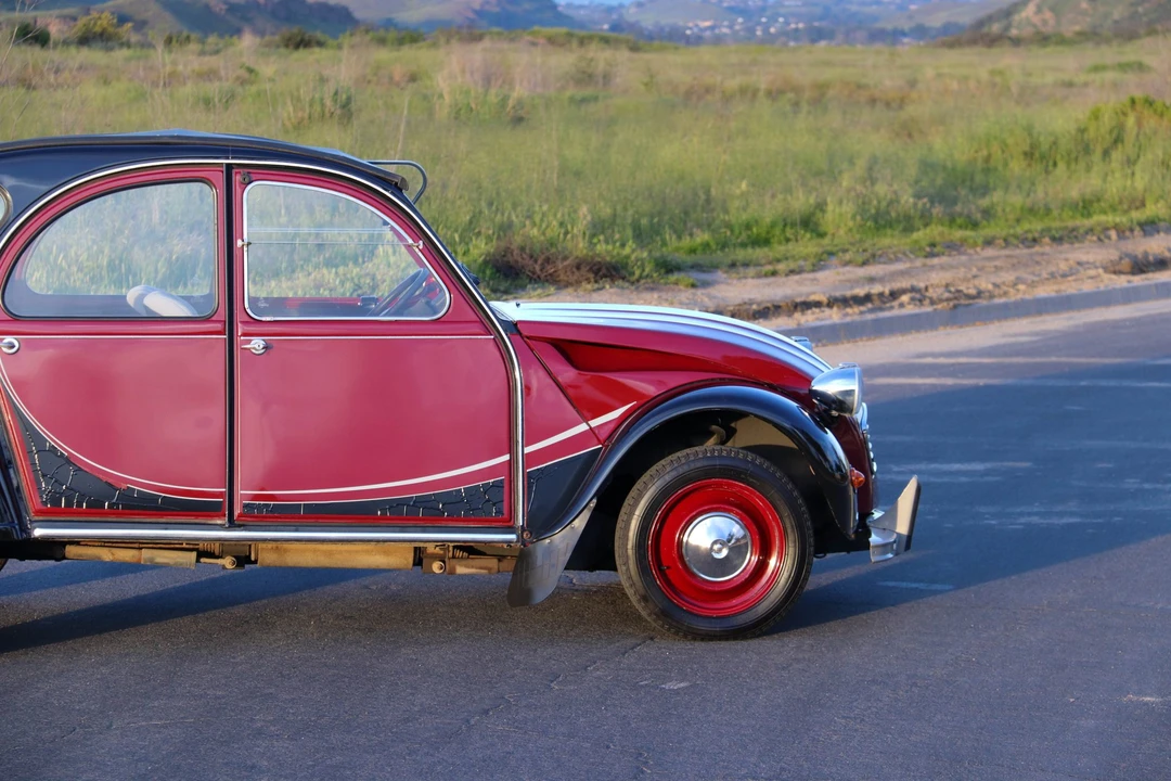 Citroen 2CV - Image 24 of 31