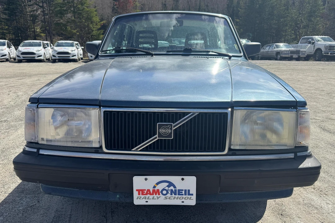 1988 Volvo 200 Series - Image 2 of 31
