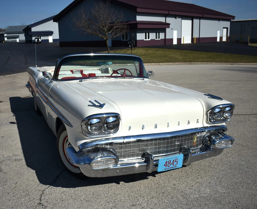 1958 Pontiac Chieftain - Image 12 of 31