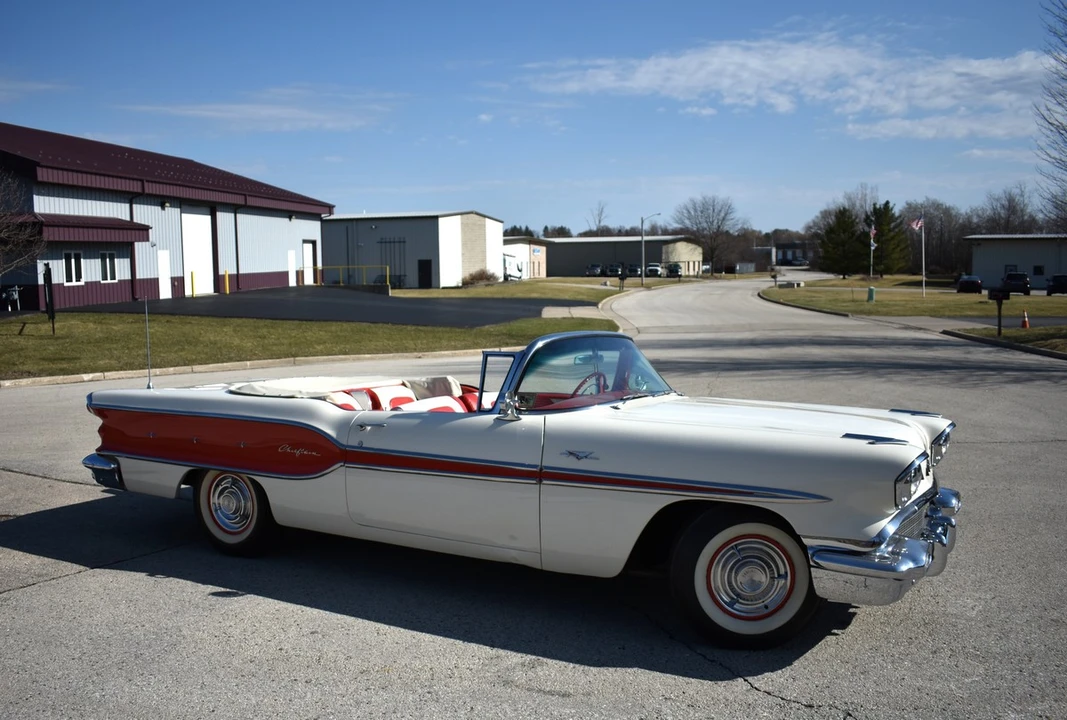1958 Pontiac Chieftain - Image 11 of 31