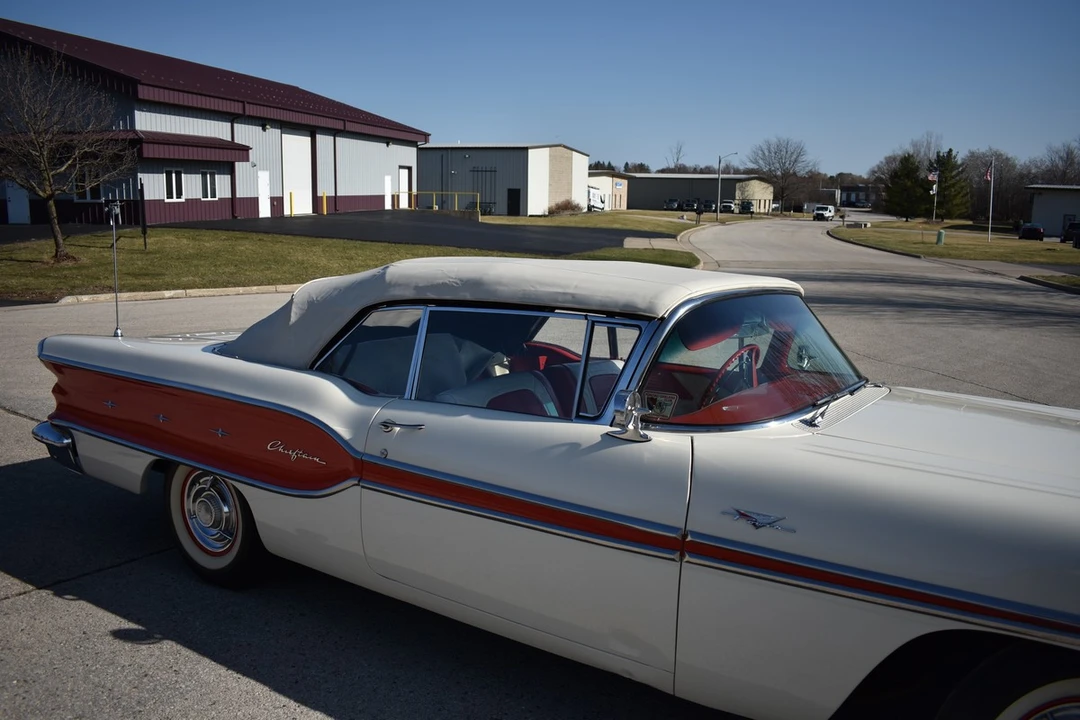 1958 Pontiac Chieftain - Image 25 of 31