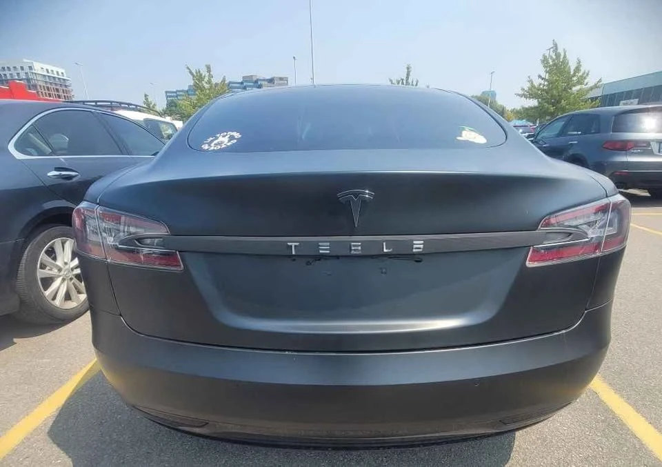 2016 Tesla Model S - Image 2 of 10