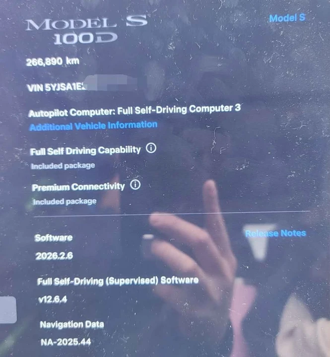 2016 Tesla Model S - Image 8 of 10