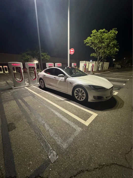 Tesla Model S - Image 3 of 10