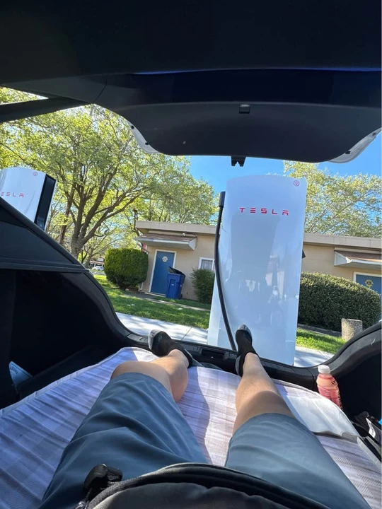 Tesla Model S - Image 4 of 10