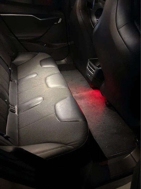 Tesla Model S - Image 10 of 10
