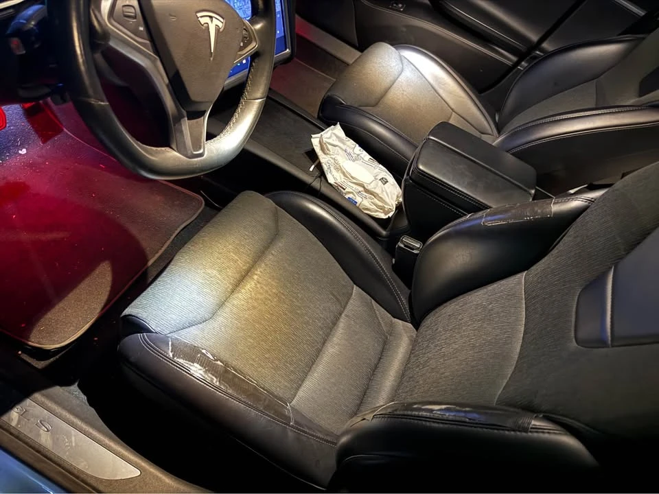 Tesla Model S - Image 9 of 10