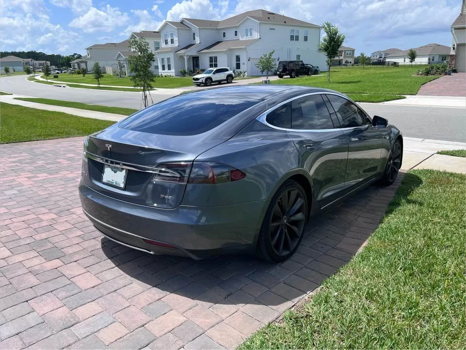 Tesla Model S - Image 6 of 6