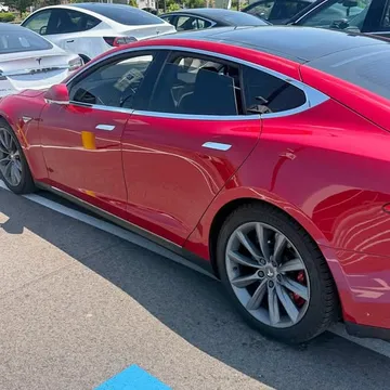Tesla Model S P85