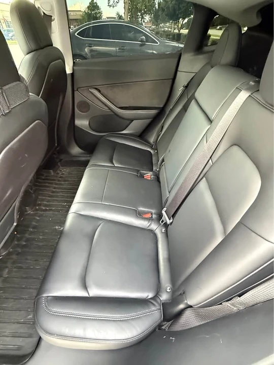 Tesla Model Y - Image 6 of 10