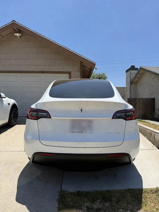 Tesla Model Y - Image 5 of 5