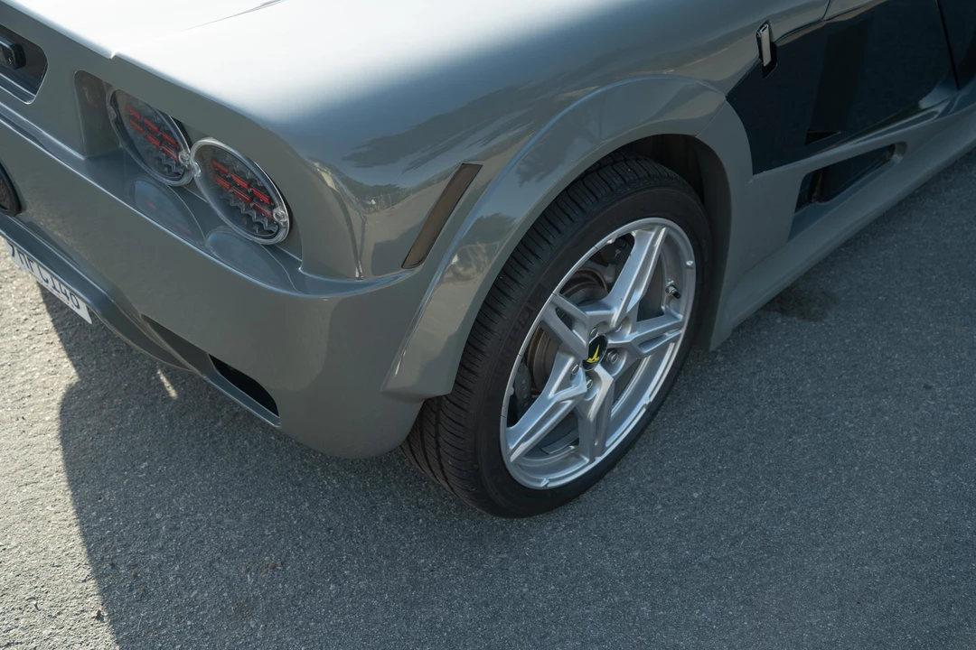 Vehicle image 20 of 31