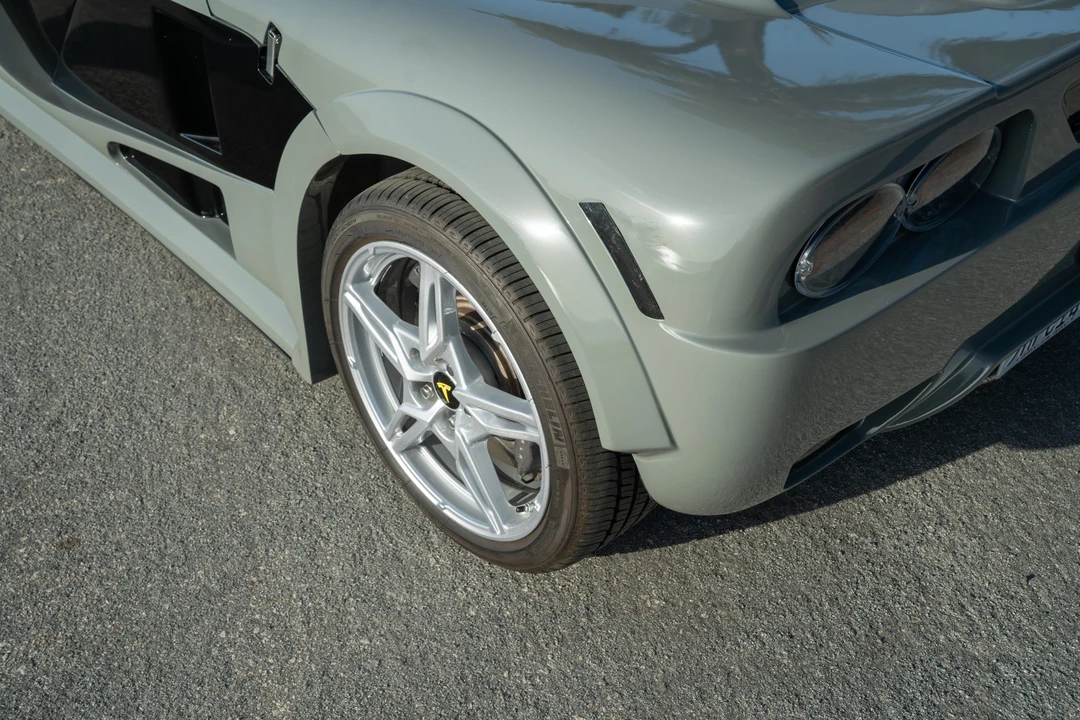 Vehicle image 19 of 31