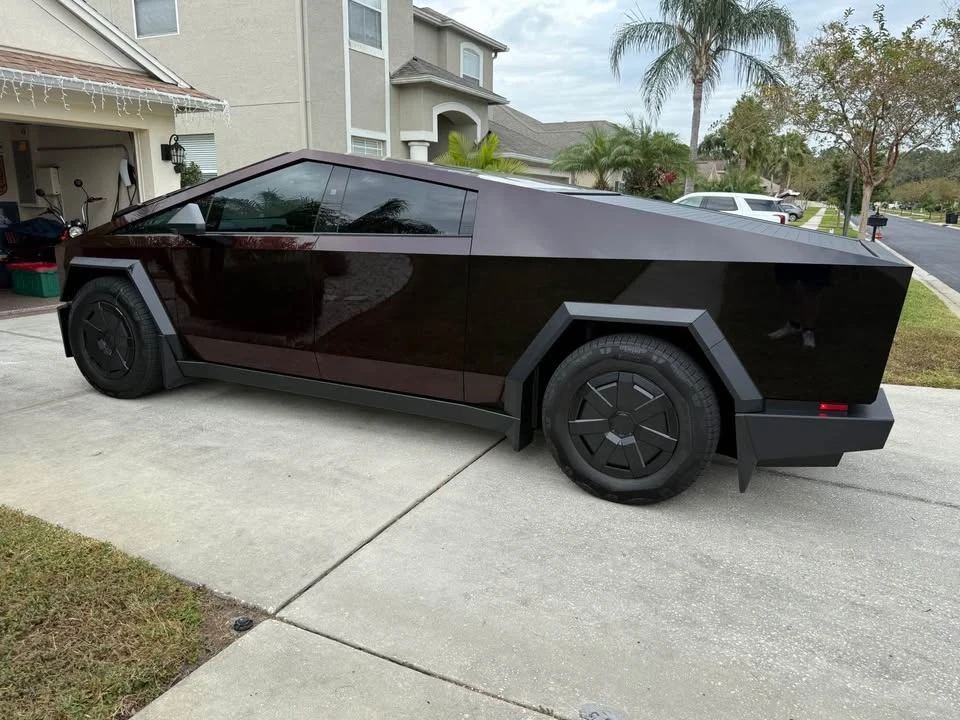 2024 Tesla Cybertruck - Image 9 of 10