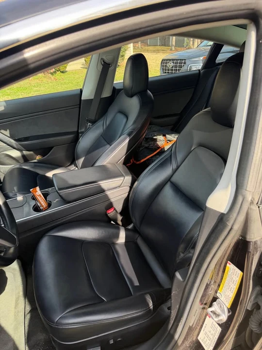 Tesla Model 3 - Image 5 of 10