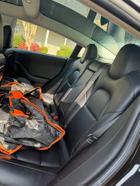 Tesla Model 3 - Image 6 of 10