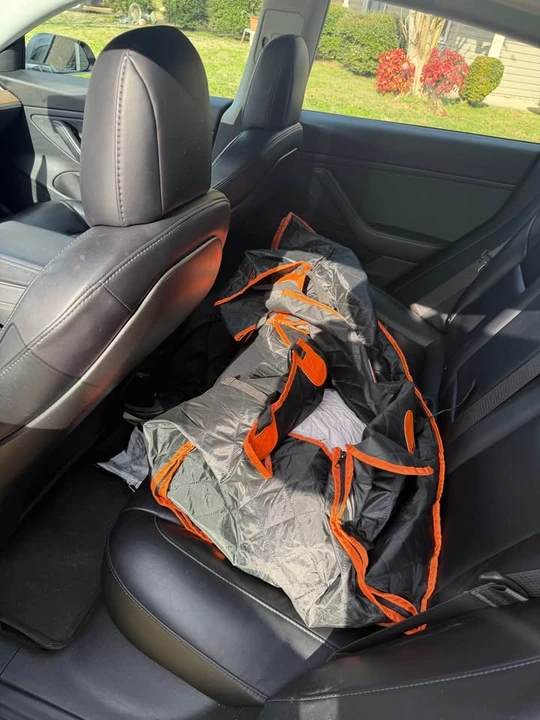 Tesla Model 3 - Image 7 of 10