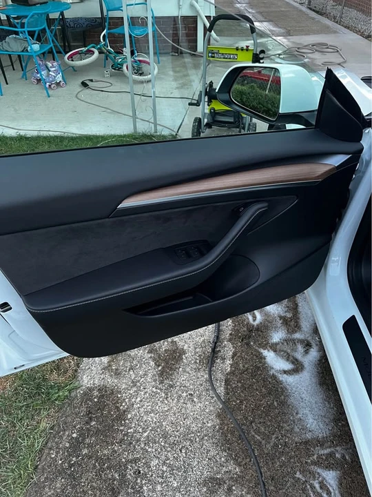 Tesla Model 3 - Image 5 of 8