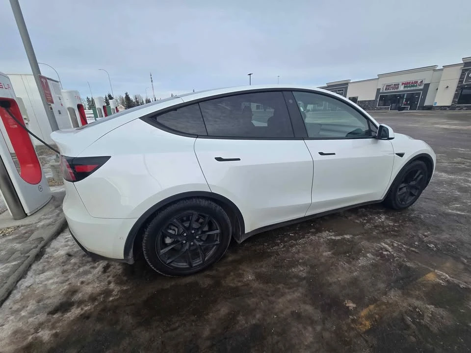 2021 Tesla Model Y - Image 5 of 10