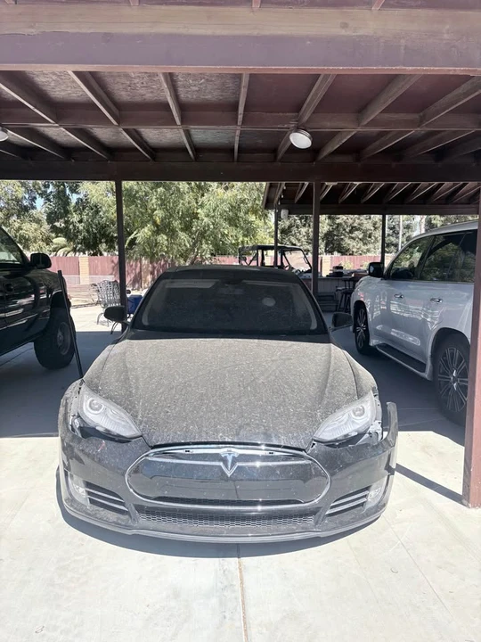 Tesla Model S - Image 2 of 6