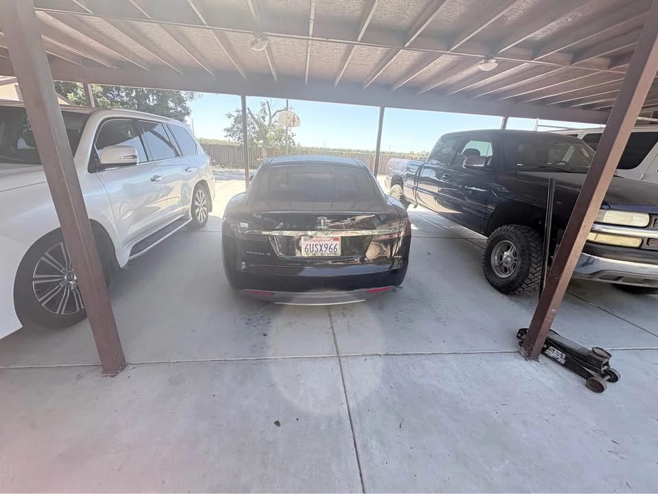 Tesla Model S - Image 6 of 6