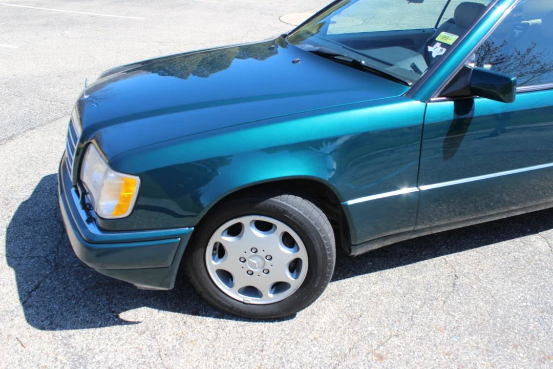 1994 Mercedes-Benz W124 E-Class - Image 11 of 16