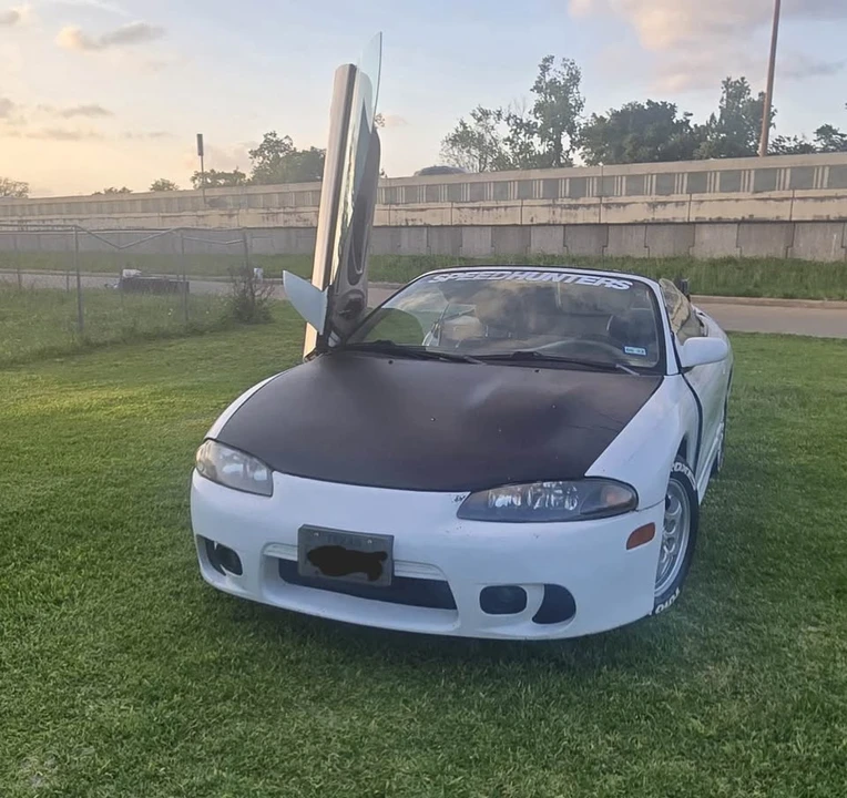1999 Mitsubishi Eclipse 2nd Gen - Image 2 of 8