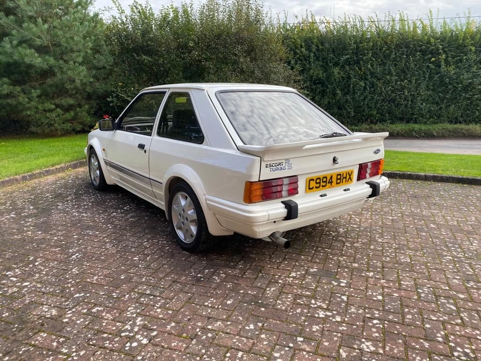 1986 Ford Escort - Image 10 of 12