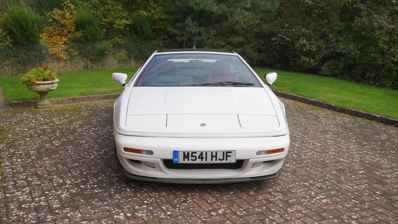 1994 Lotus Esprit Series 4 - Image 9 of 13