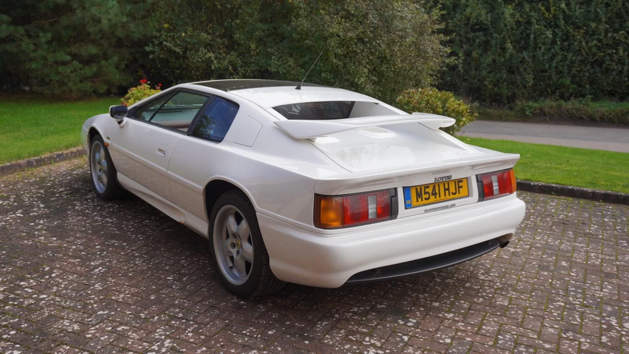1994 Lotus Esprit Series 4 - Image 8 of 13