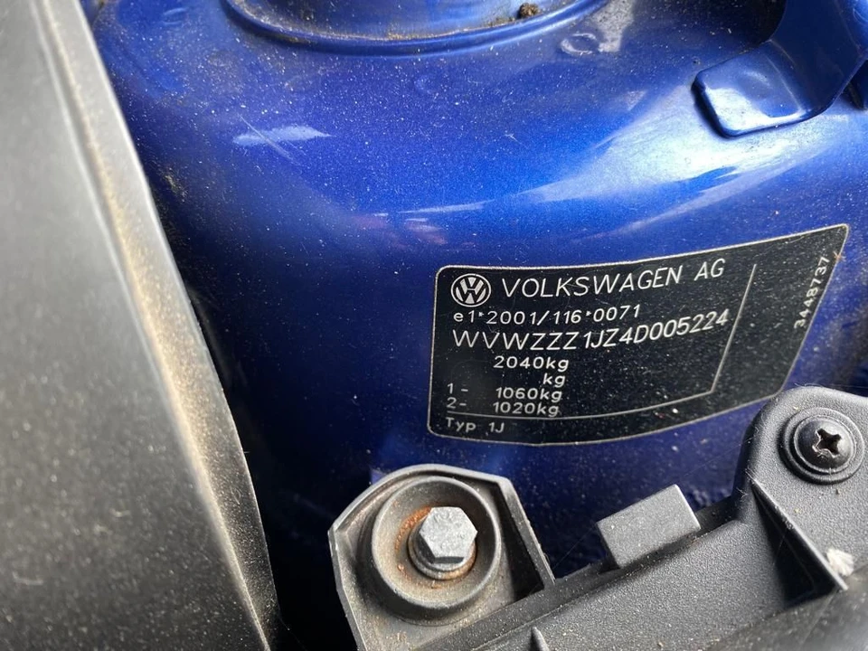 2003 Volkswagen R32 Mk4 - Image 7 of 11