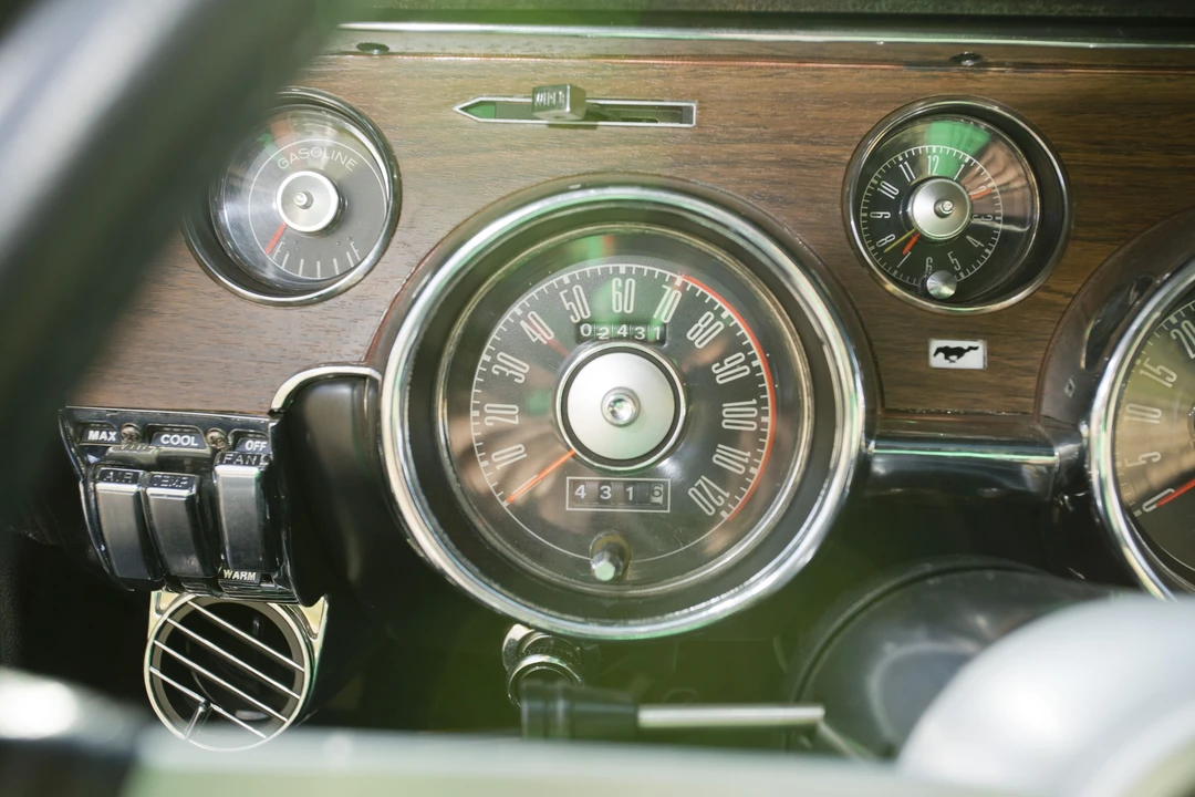 2011 Ford S197 Mustang - Image 22 of 31