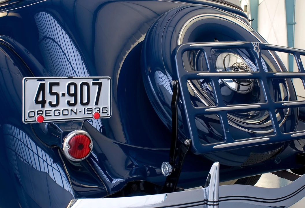 1936 Ford Model 48 & 68 - Image 4 of 7