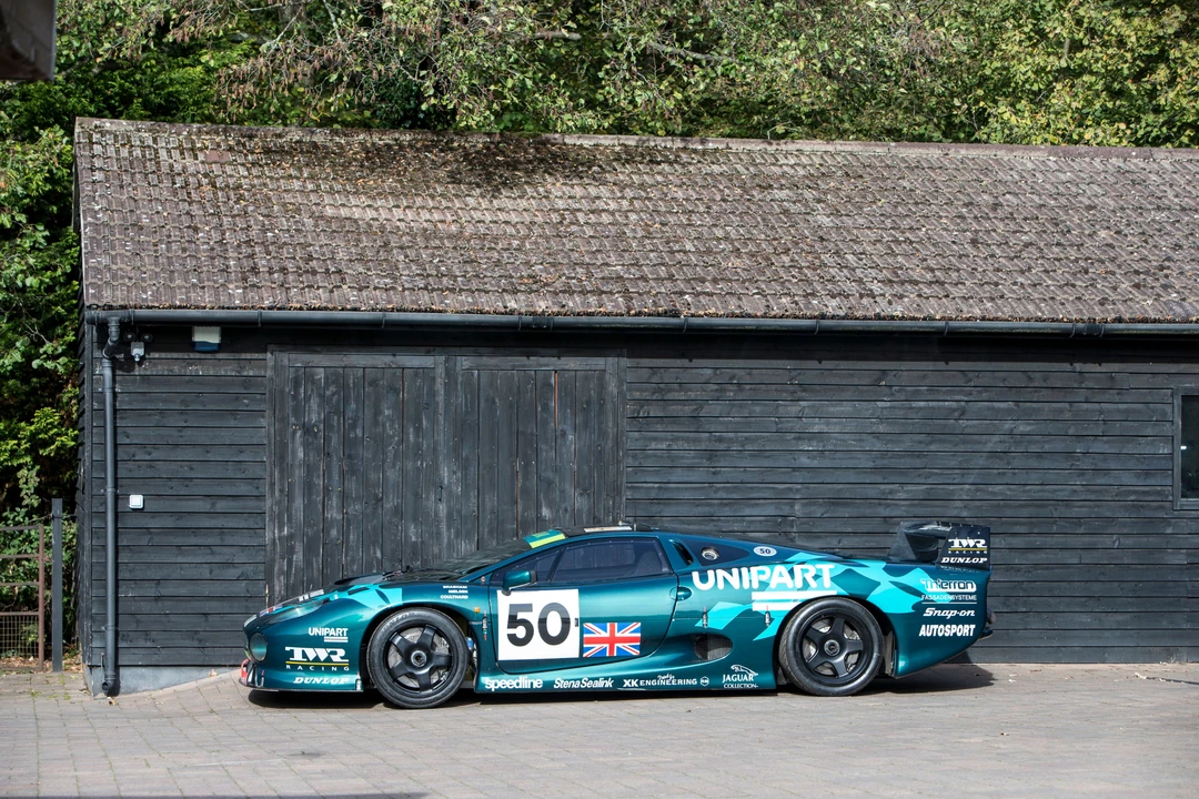 1993 Jaguar XJ220 - Image 13 of 31