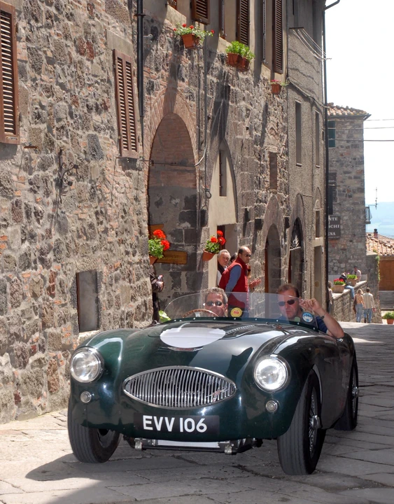 1955 Austin-Healey 100 - Image 2 of 31