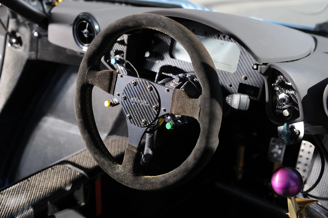 1997 McLaren F1 - Image 17 of 31