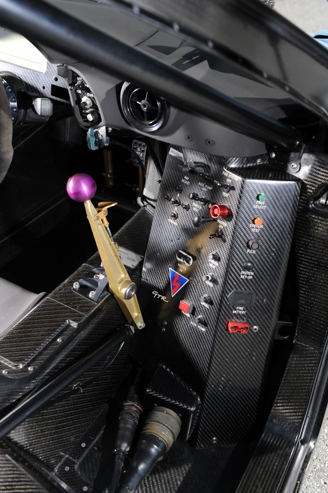 1997 McLaren F1 - Image 23 of 31
