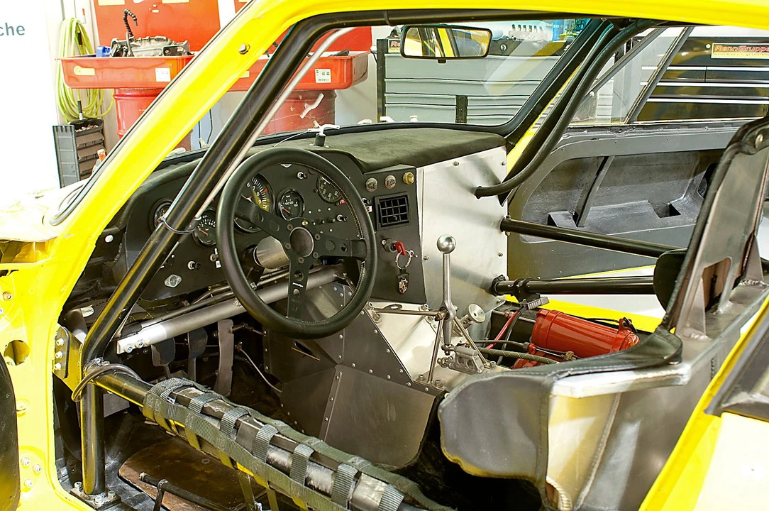 Porsche 934 & 935 - Image 4 of 11