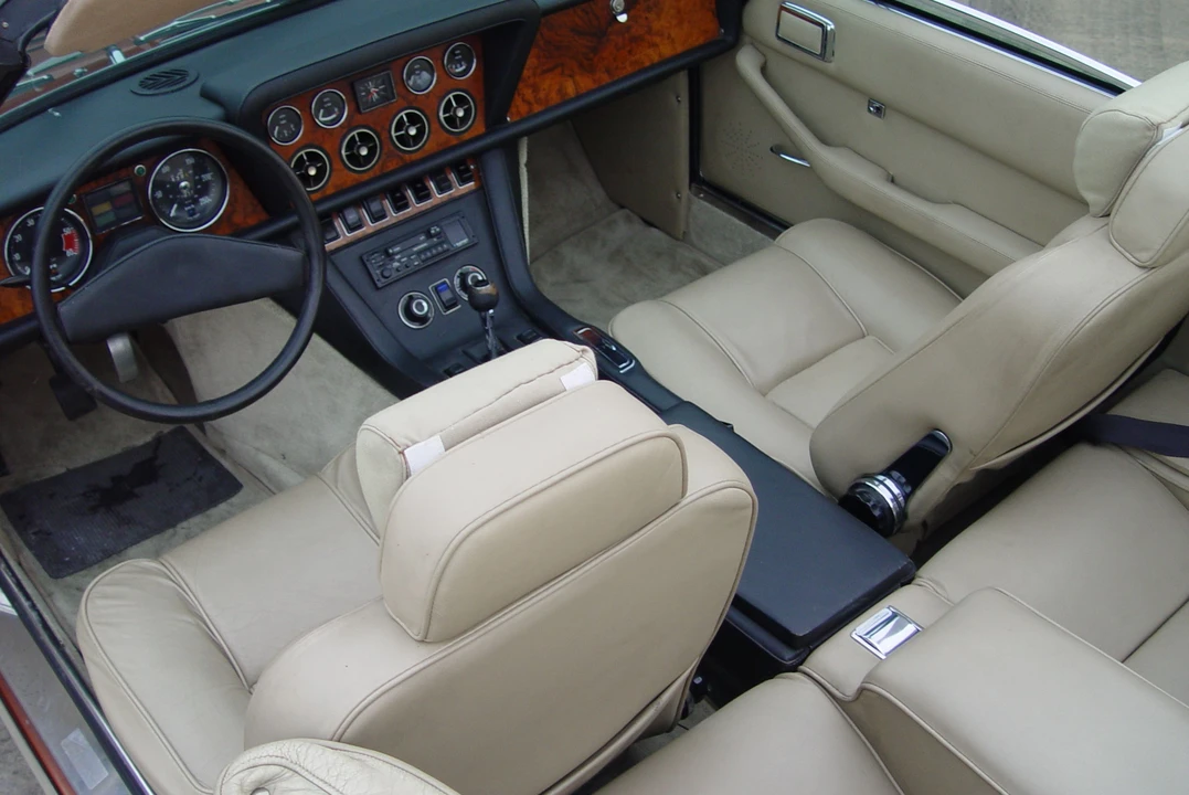 1975 Jensen Interceptor - Image 3 of 4