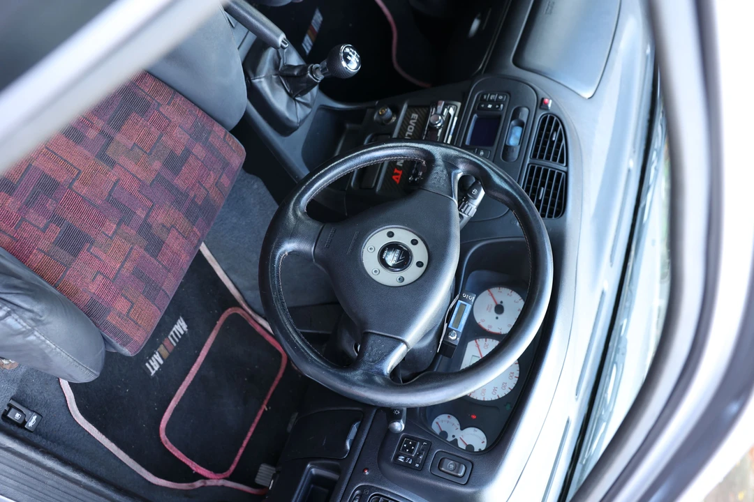 1997 Mitsubishi Lancer Evolution IV 6th Gen - Image 4 of 10